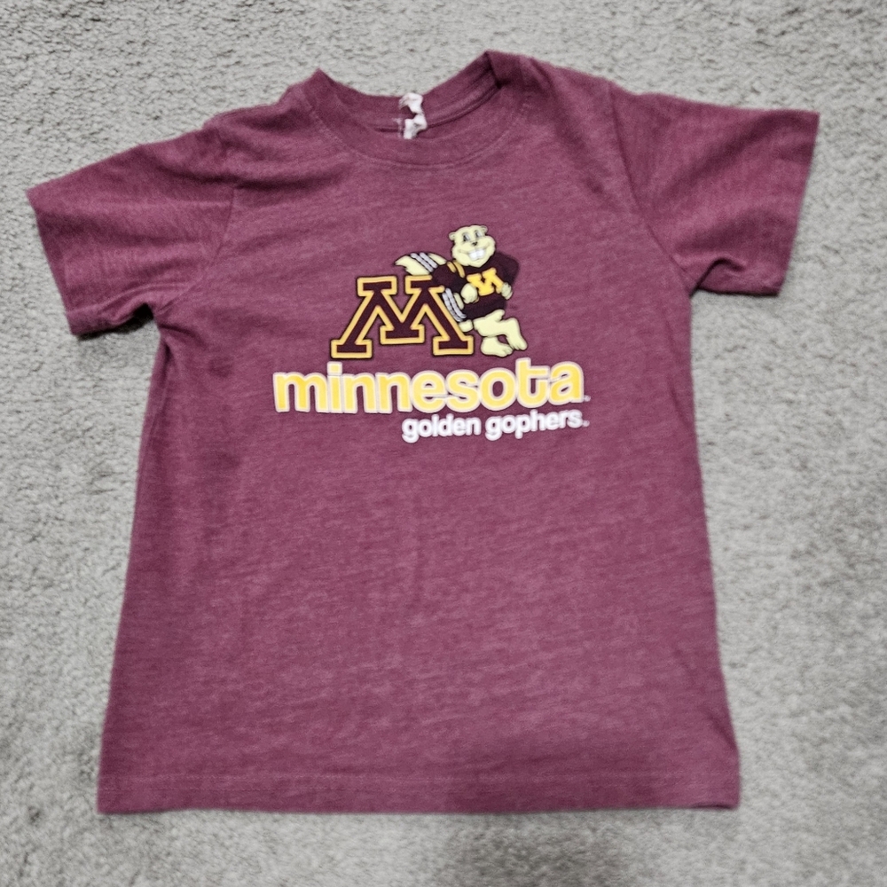 Kids University of Minnesota Gophers t-shirt. Size 4.